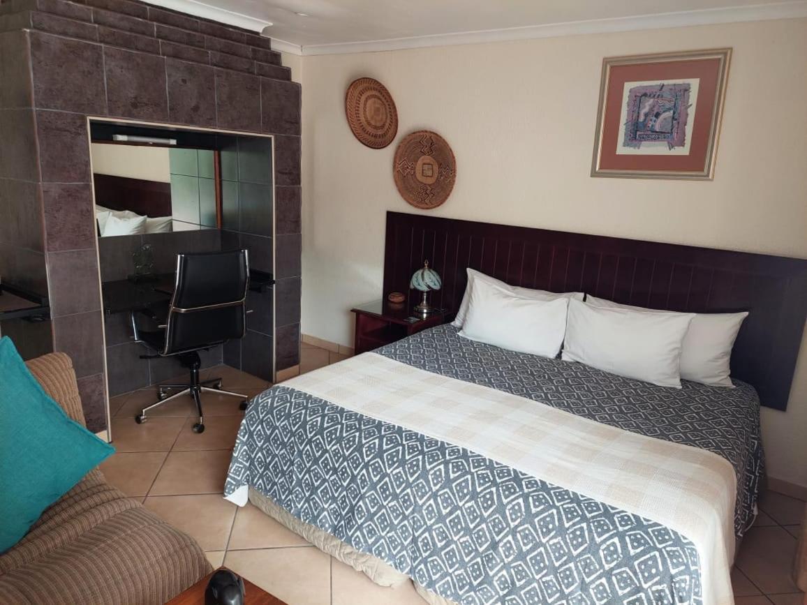 Sleep Eezy Cottages Benoni Exterior foto