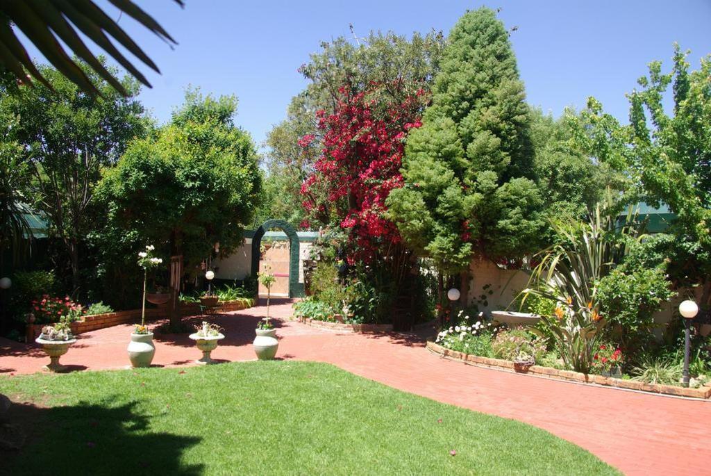 Sleep Eezy Cottages Benoni Exterior foto