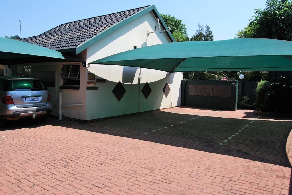 Sleep Eezy Cottages Benoni Exterior foto